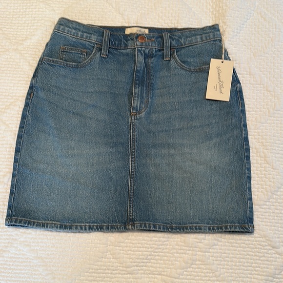 NWT Universal Thread Women’s Blue Washed Mini Skirt Size 6R - Picture 3 of 8